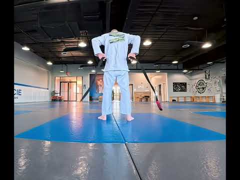 How to tie your Jiu Jitsu Belt (side view)